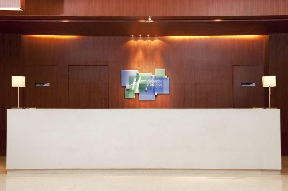 Holiday Inn Express Shenzhen Luohu Exterior photo