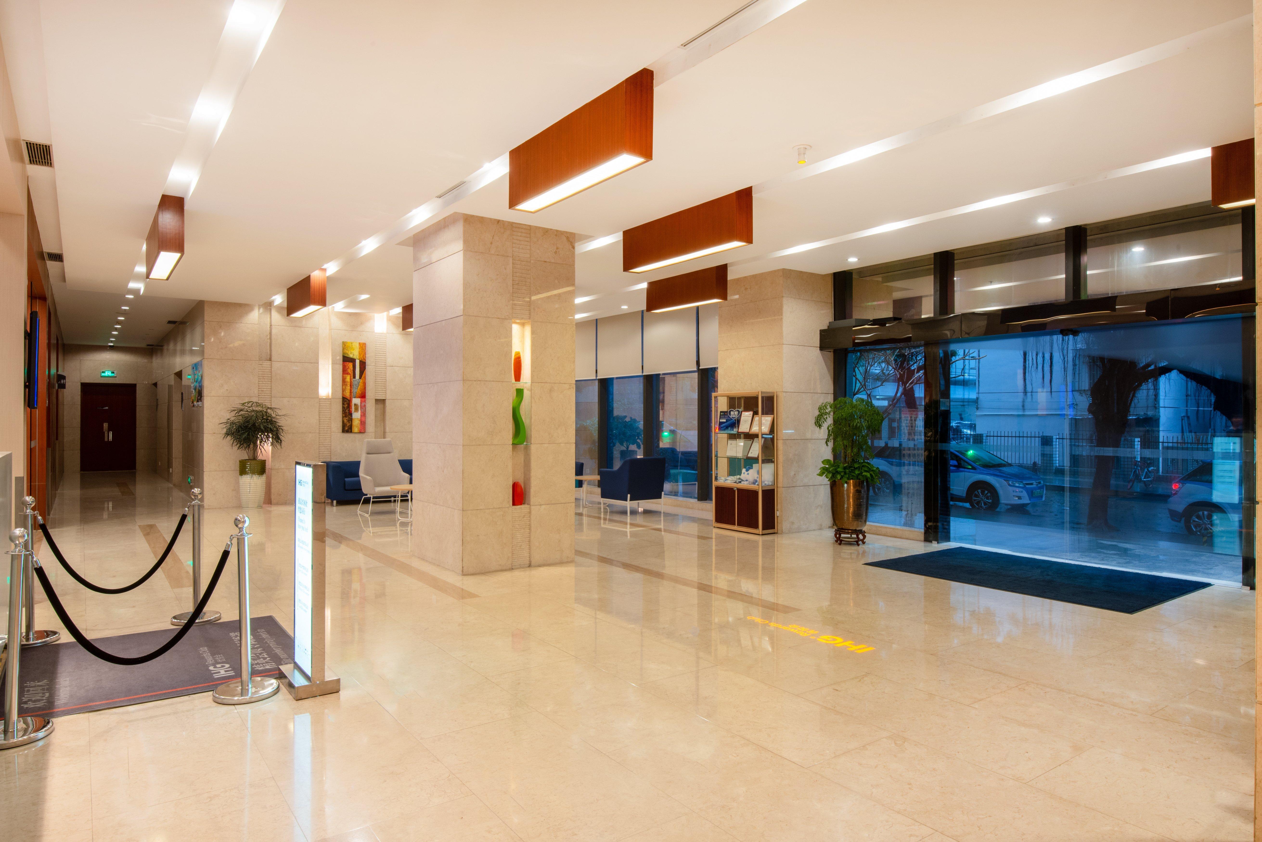 Holiday Inn Express Shenzhen Luohu Exterior photo