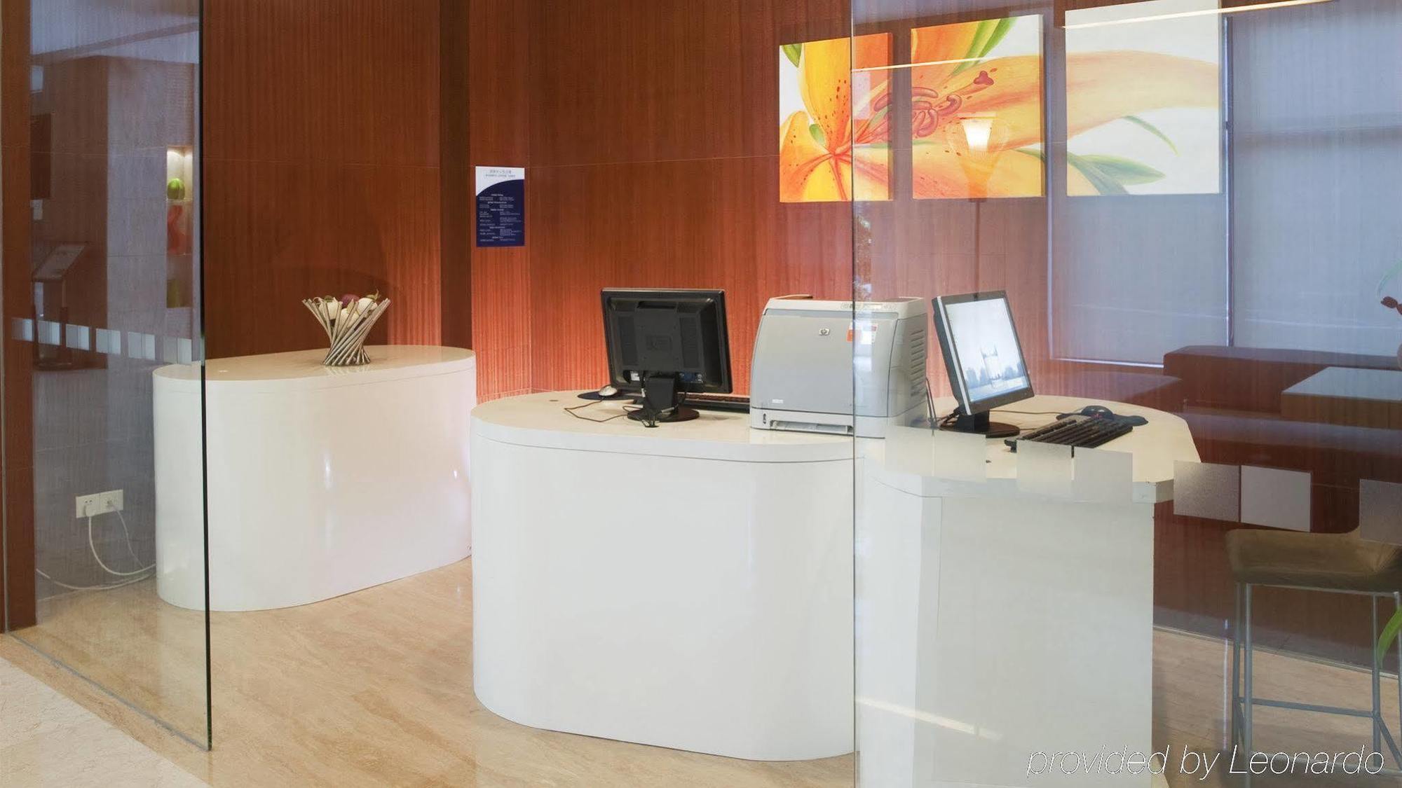 Holiday Inn Express Shenzhen Luohu Exterior photo